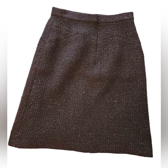 Mint condition Authentic Tweed Chanel women suit set - Picture 8 of 17